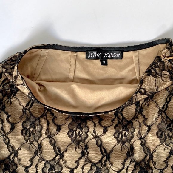 Betsey Johnson black lace over cream w/slit and bow midi skirt - size M - Picture 3 of 10